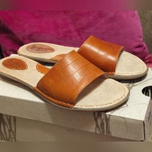 Size 9 M/W Born O Concept burnt orange genuine leather sandals